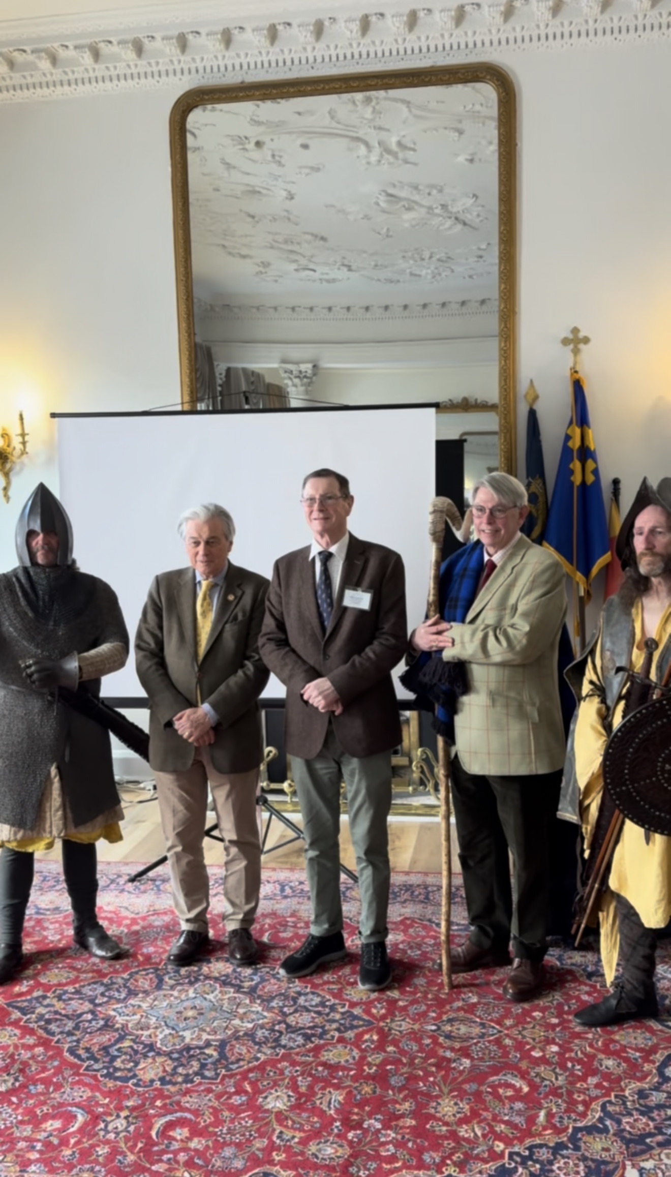 Chief of Ó Comáin greeted by the Chairman of Clans of Ireland