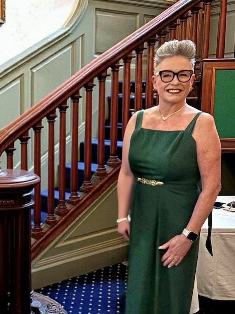 Linda Commane Cryan, Private Secretary to the Chief of Clan Ó Comáin